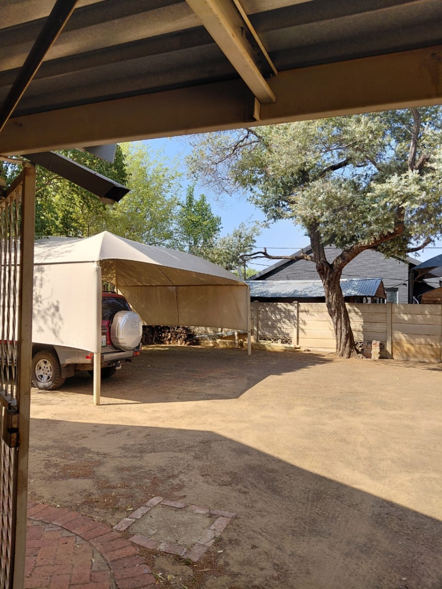 To Let 4 Bedroom Property for Rent in Universitas Free State